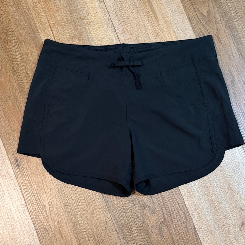 Magellan Outdoors Black Athletic Pull-On Shorts